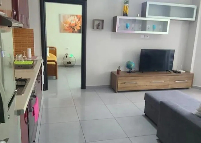 Perla 3 - Seaview & Apartment Golem (Tirana)